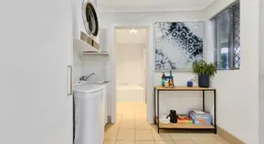 Henley Hideaway - Image 5