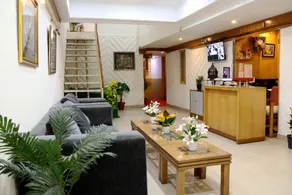 Hotels Daffodils Connaught Place - Image 2
