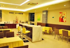 City Comfort Inn Hechi Zhongxin Square - Image 3