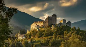 Apartmenthaus Gasthof Burg Heimfels - Image 3
