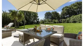 Sleeps10 18-Parking-Garden-Pool-HotTub-Balcony - Image 5