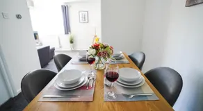 2BR-Gayton Apt-FREE Parking-Fully Equipped-Short, Mid term stays - Image 4