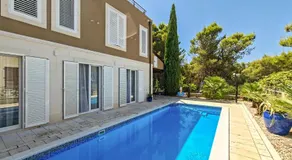 Gorgeous Home In Splitska - Image 5