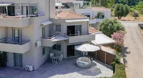 Boutique Saline Apartments - Green - Image 4