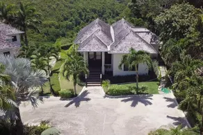 Nianna Luxurious Villa - Image 5