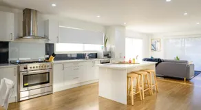 Georges Bay Apartments - Image 2