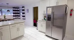 Cozy Studio near Graceland and Kitchenette with Free parking - Image 5