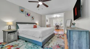 Modern Luxury with Pool Table 3BR-5BD Sleeps 10 - Image 2