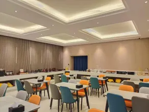 Starway Hotel Urumqi Guangming Road Times Square - Image 5