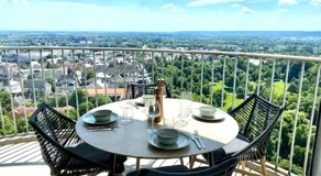 Best Butler Skyline Lodge City Apartment Netflix - Image 3