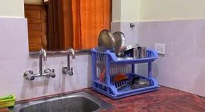 Cozy Home Stay - Image 4