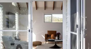 Blackbutt House - Luxe Retreat With Pool and Sauna - Image 5