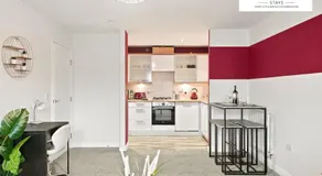 Beautiful 2 Bedroom Seviced Apt in Aylesbury By Sambridge Stays Short Lets & Serviced Accommodation - Image 3