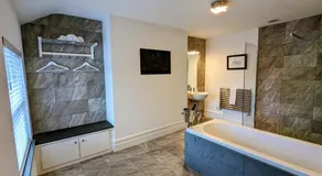 Robert Bolt House, Free Parking, 1 Minute to Metrolink - Image 4