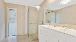 Pier 26 Coastal Retreat - Image 2
