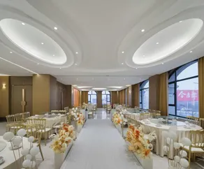 JunHao Hotel - Image 4