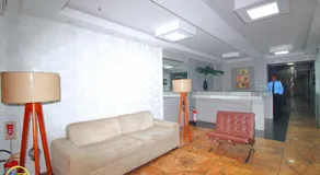 Incrível sala e quarto com varanda em Ipanema - Image 5