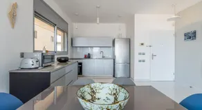 Beautiful Sunny 3 bedrooms in font of the beach - Image 4