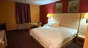 Ashburn inn - Image 4
