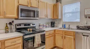 Incredible location Full kitchen Premium Stay - Image 2