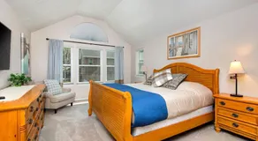 Terrific central location for ski resort access with private hot tub & fireplace - Image 2