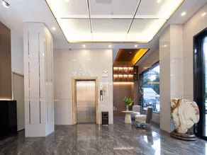 Fashion Hotel - Image 5