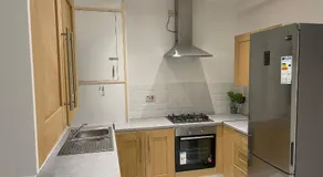 Short Stopzzz & Indoor Hot Tub - Image 3