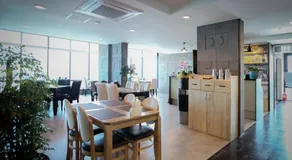Eins Hotel - Image 4