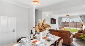 Grab a Deal Today! Massive Home For Contractors & Parking for 4 - Image 4