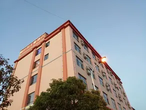 Qujing Boxuan Garden Theme Hotel - Image 4