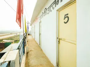 SPOT ON by OYO Krishna Market And Lodge - Image 3