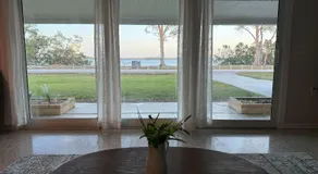 Pool home on the Bay, large private yard near AMI - Image 4