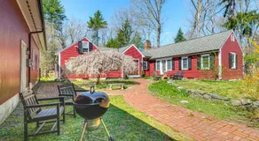 Pet-Friendly Yard: Boston Area Home Near Gillette - Image 5