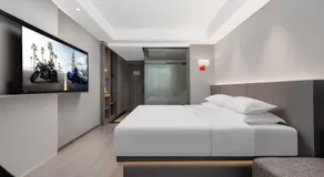 Four Seasons Yijing Hotel - Image 5