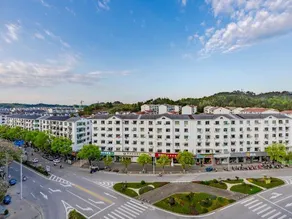 Jindu Hualong City Light Luxury Hotel - Image 4