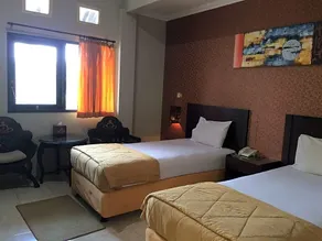 Crown Hotel Lombok - Image 2