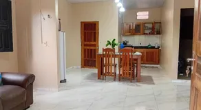 Casa c wifi, 2 Qts, 3 camas, ganchos p redes e estacionamento - Image 2