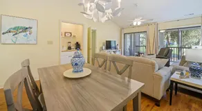 76-4 Alex and Us condo by Peace Vacations - Image 3