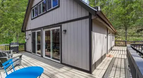 Hot Tub, Wraparound Deck, & WiFi at Chalet Cabin - Image 5