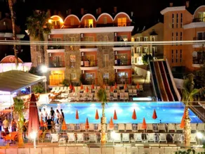 Club Dena - Image 1
