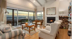138 Marine Beachfront Guesthouse - Image 2