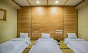 Empire Hotel - Image 5