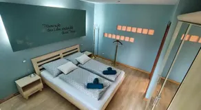 Mézi Lazy - Image 2