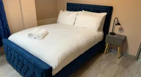 One Bedroom Apartment in Walsall Sleeps 4 FREE WIFI By Villazu - Image 2