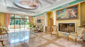 Venera & Anastasia Palace Apartments - Image 4