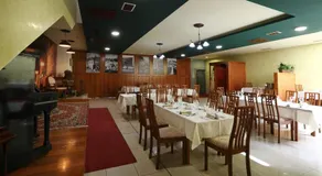 Hotel Nostalgia - Image 3