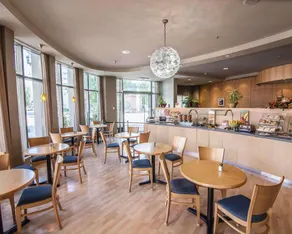 Comfort Hotel Vancouver Airport - Image 5