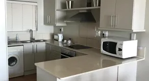 A310 Lagoon Beach Apartment & Spa - Image 5