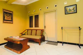 Griya Batik Giri Sekar Homestay Syariah - Image 5