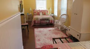 Yellow House B&B - Image 2